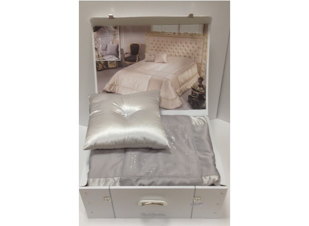 Покрывало Renato Balestra Victoria grigio 268x268 см + 2 подушки 40х40 см